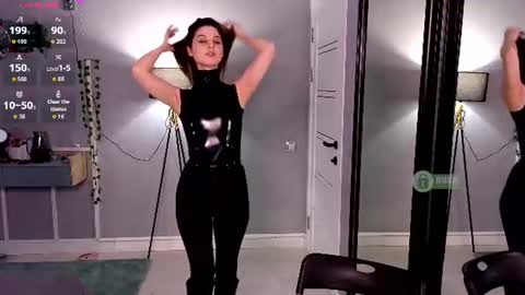 Snapshot of sonia__rose chatting on 06.17.26 Sonia online show from 06.17.26