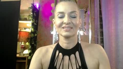 Snapshot of soniadance chatting on 05.13.26 Sonia online show from 05.13.26