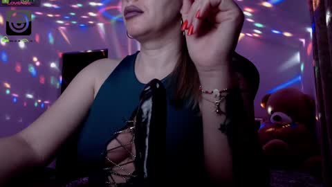 Snapshot of sonyadevon chatting on 01.30.25 Sonia online show from 01.30.25