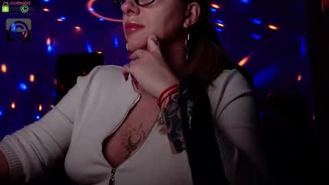 Snapshot of sonyadevon chatting on 03.03.25 Sonia online show from 03.03.25