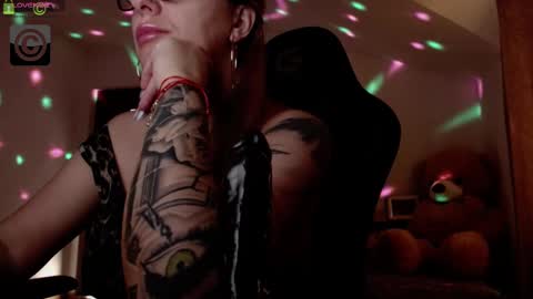 Snapshot of sonyadevon chatting on 03.12.25 Sonia online show from 03.12.25