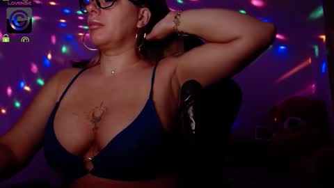 Snapshot of sonyadevon chatting on 11.01.25 Sonia online show from 11.01.25