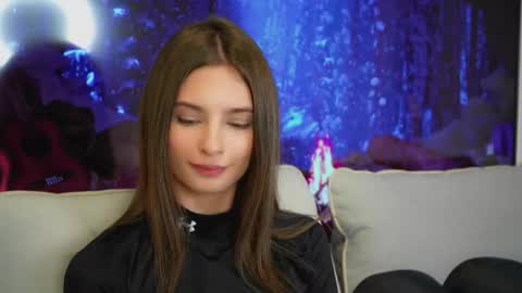 Eva 3 online show from 11.10.25