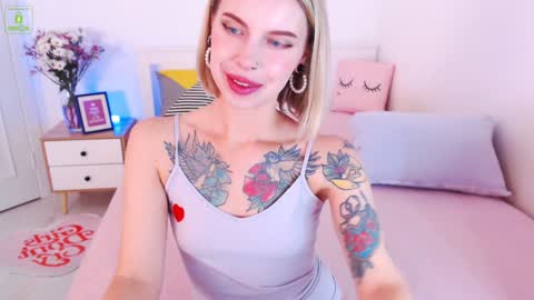 Snapshot of sonyalime chatting on 02.08.25 Sonya Lime online show from 02.08.25