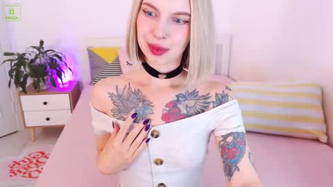 Snapshot of sonyalime chatting on 02.21.25 Sonya Lime online show from 02.21.25