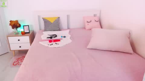 Snapshot of sonyalime chatting on 10.29.25 Sonya Lime online show from 10.29.25