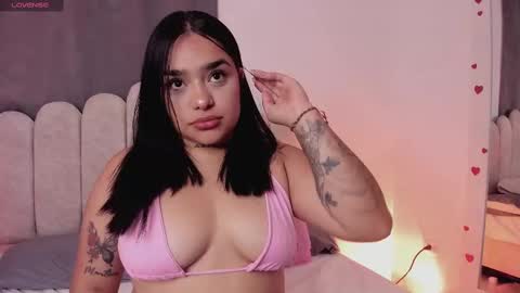 Snapshot of soofii_james chatting on 10.04.25 sofi online show from 10.04.25