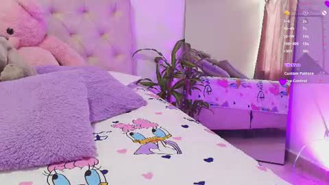 Snapshot of soofikiss chatting on 06.22.26 sofi online show from 06.22.26