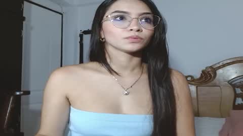 Snapshot of sophi_brownss chatting on 10.27.25 Sophi online show from 10.27.25