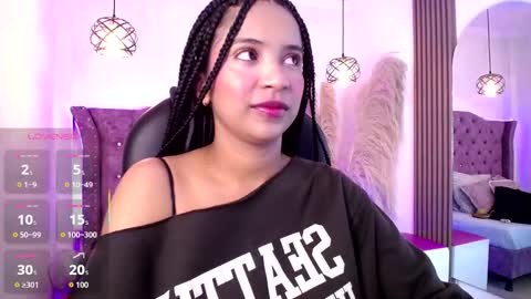 Snapshot of sophi_gray chatting on 11.11.25 Shophi online show from 11.11.25