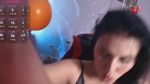 Sophi Tay online show from 10.15.25
