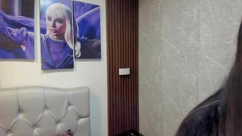 Sophi Thaylorr online show from 11.06.25