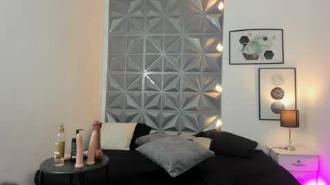 Sophia online show from 04.15.26