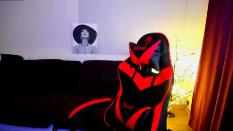 sophia__olsen online show from 01.24.25