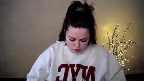sophia__olsen online show from 11.26.25