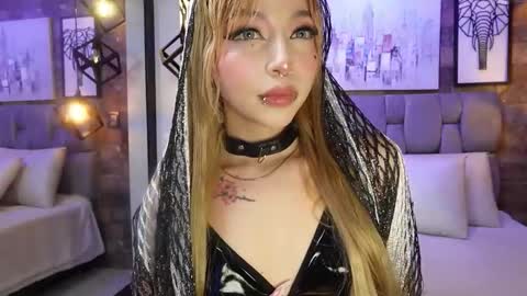 Sophia online show from 12.04.25