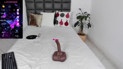 Snapshot of sophia_clark1 chatting on 12.02.24 SOPHIA CLARK1 online show from 12.02.24