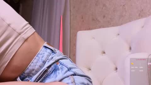 Snapshot of sophia_dreamy chatting on 03.01.25 Sophia online show from 03.01.25