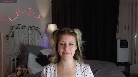 Snapshot of sophia_dreamy chatting on 09.21.25 Sophia online show from 09.21.25