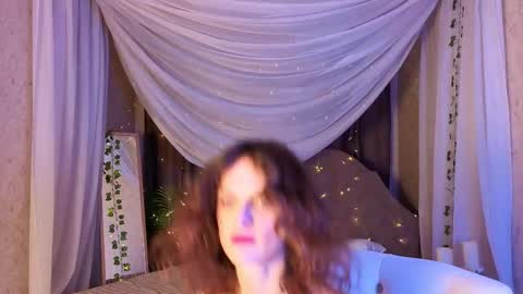 Snapshot of sophia_dreamy chatting on 10.26.25 Sophia online show from 10.26.25