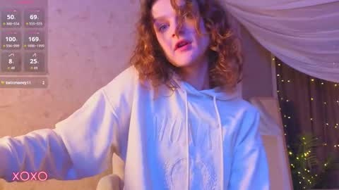 Snapshot of sophia_dreamy chatting on 11.16.25 Sophia online show from 11.16.25