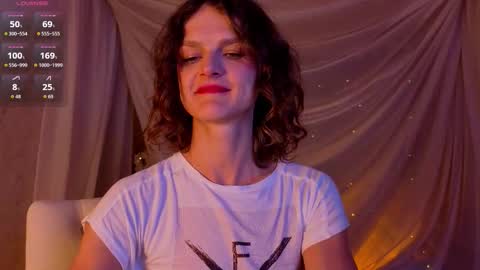 Snapshot of sophia_dreamy chatting on 12.19.25 Sophia online show from 12.19.25