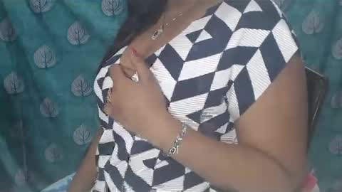 Snapshot of sophia_indian chatting on 01.07.25 Sophia Tamil online show from 01.07.25