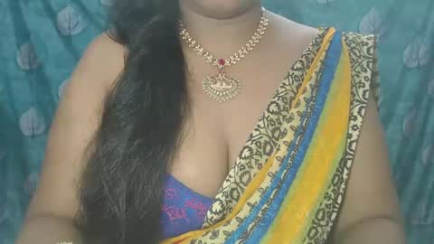 Snapshot of sophia_indian chatting on 01.11.25 Sophia Tamil online show from 01.11.25