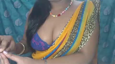 Snapshot of sophia_indian chatting on 01.28.25 Sophia Tamil online show from 01.28.25