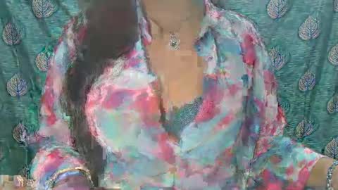 Snapshot of sophia_indian chatting on 02.01.25 Sophia Tamil online show from 02.01.25
