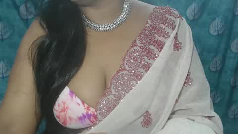 Snapshot of sophia_indian chatting on 02.04.25 Sophia Tamil online show from 02.04.25