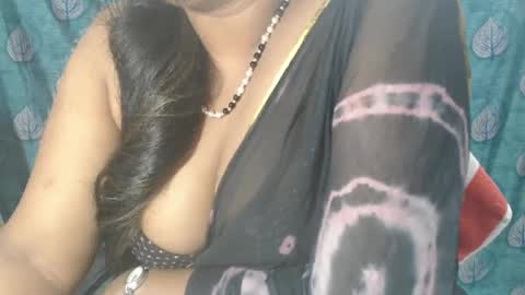 Snapshot of sophia_indian chatting on 02.07.25 Sophia Tamil online show from 02.07.25