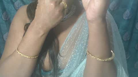Snapshot of sophia_indian chatting on 02.09.25 Sophia Tamil online show from 02.09.25