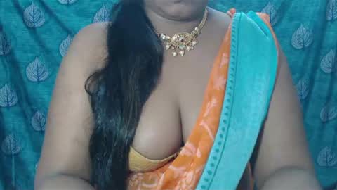 Snapshot of sophia_indian chatting on 02.10.25 Sophia Tamil online show from 02.10.25