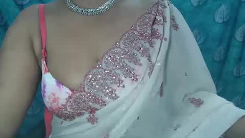 Snapshot of sophia_indian chatting on 02.19.25 Sophia Tamil online show from 02.19.25