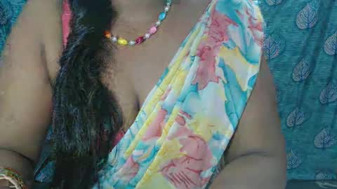 Snapshot of sophia_indian chatting on 02.28.25 Sophia Tamil online show from 02.28.25