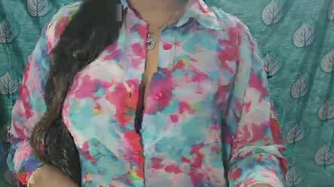 Snapshot of sophia_indian chatting on 03.01.25 Sophia Tamil online show from 03.01.25