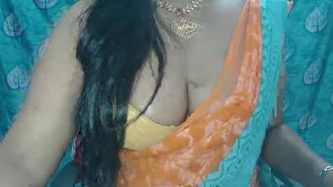 Snapshot of sophia_indian chatting on 03.05.25 Sophia Tamil online show from 03.05.25