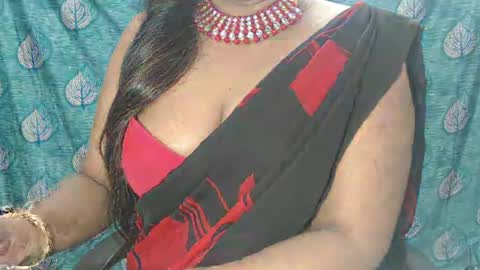 Snapshot of sophia_indian chatting on 03.08.25 Sophia Tamil online show from 03.08.25