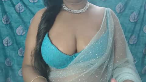 Snapshot of sophia_indian chatting on 03.09.25 Sophia Tamil online show from 03.09.25