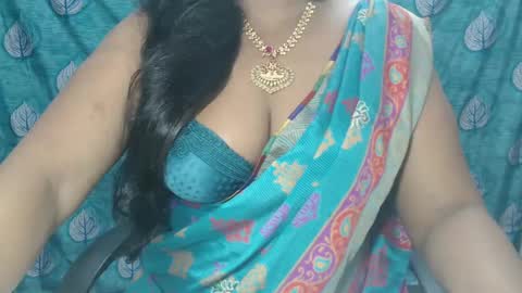 Snapshot of sophia_indian chatting on 03.12.25 Sophia Tamil online show from 03.12.25