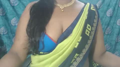 Snapshot of sophia_indian chatting on 09.09.25 Sophia Tamil online show from 09.09.25