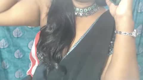 Snapshot of sophia_indian chatting on 10.12.25 Sophia Tamil online show from 10.12.25