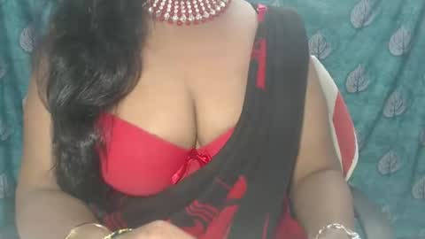 Snapshot of sophia_indian chatting on 10.21.25 Sophia Tamil online show from 10.21.25
