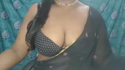 Snapshot of sophia_indian chatting on 10.23.25 Sophia Tamil online show from 10.23.25