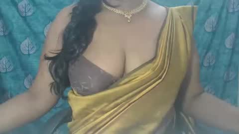 Snapshot of sophia_indian chatting on 10.31.25 Sophia Tamil online show from 10.31.25