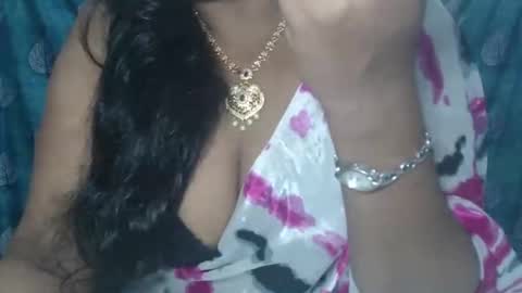 Snapshot of sophia_indian chatting on 11.06.25 Sophia Tamil online show from 11.06.25