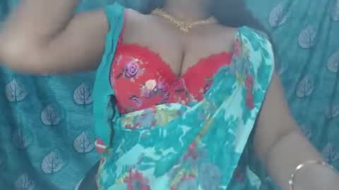 Snapshot of sophia_indian chatting on 11.17.25 Sophia Tamil online show from 11.17.25