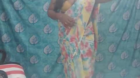 Snapshot of sophia_indian chatting on 11.17.25 Sophia Tamil online show from 11.17.25