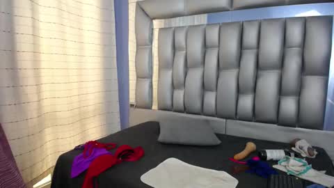 Snapshot of sophia_ny chatting on 03.08.25 SOPHIA online show from 03.08.25